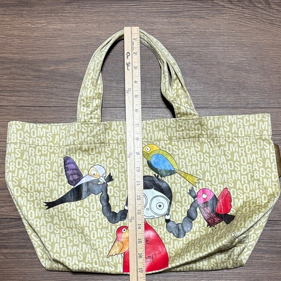 🔥🔥🔥Marc Jacobs Beige Tote with Colorful Bird Design🔥🔥🔥 Read Description - Picture 16 of 16